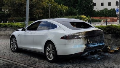 Podpalił teslę i wpadł. Zaskakujące kulisy sprawy z Opolszczyzny