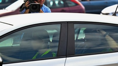 Podpalone ciało mężczyzny na drodze. Zmiana zarzutu dla proboszcza 