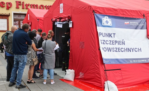 Podpalono punkt szczepień i budynek sanepidu. Policja szuka sprawcy
