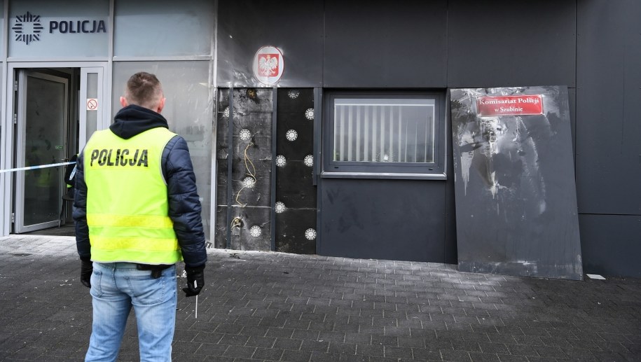Podpalony komisariat policji w Szubinie /Tytus Żmijewski /PAP