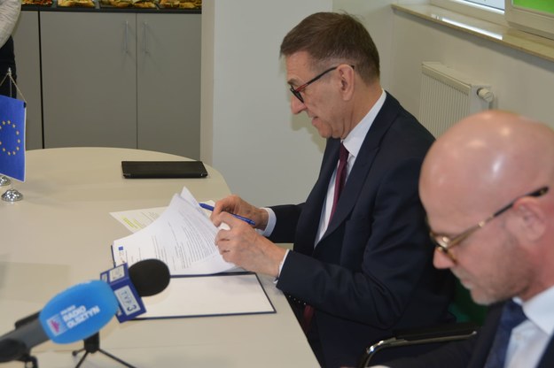 Podpisanie umowy dotyczącej budowy nowej zajezdni tramwajowej w Olsztynie /Urząd Miasta Olsztyn /