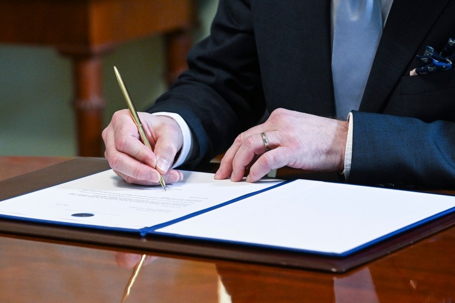 Podpisanie wniosku o wstąpienie do NATO /Kimmo Brandt /PAP/EPA