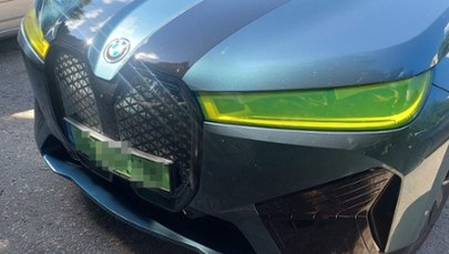 Podrasowane bmw miało zielone reflektory 