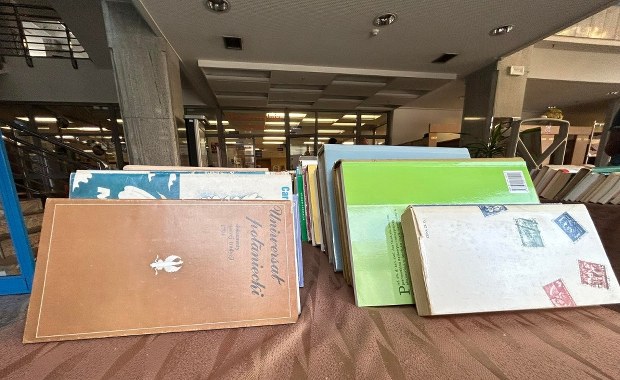 Podręczniki, słowniki i powieści za złotówkę. Ruszył kiermasz w Książnicy Pomorskiej