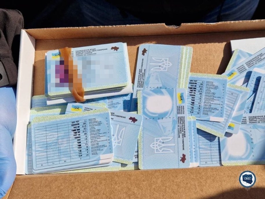 Podrobione dokumenty /Policja