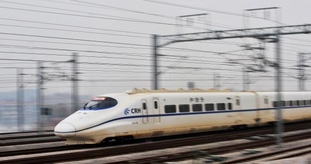 Podróż pociągiem z prędkością 350 km/h będzie możliwa dopiero w 2020 roku /AFP