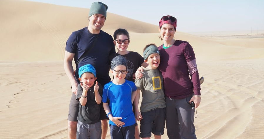 Podróż zaczęli od Afryki. Rodzice chcieli, aby ich dzieci zobaczyły pustynię / foto: Edith Lemay /domena publiczna