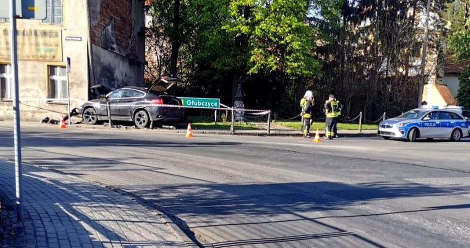 Podróżujący autem mężczyźni uciekli z miejsca zdarzenia. /KPP Prudnik /