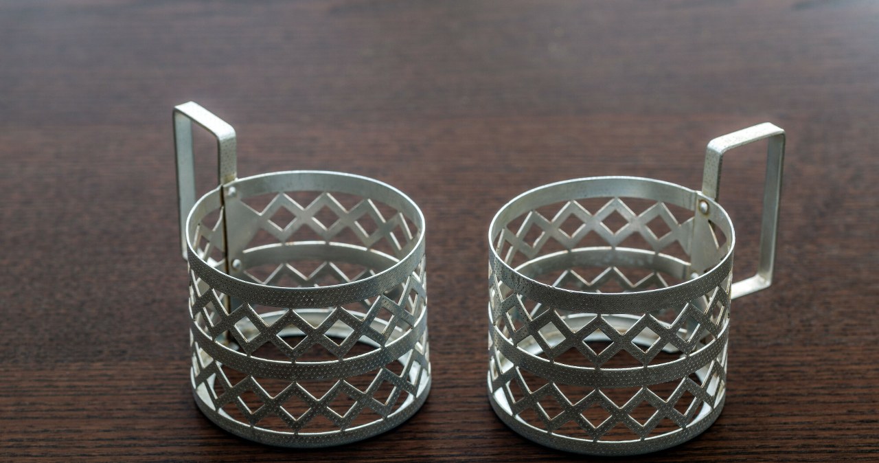 Podstakannik może być warty krocie /ARKADIUSZ ZIOLEK /East News