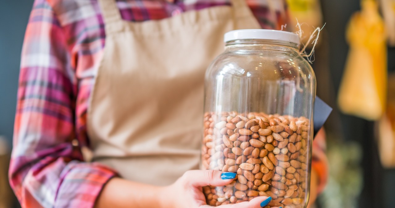 Podstawą słoika różnorodności są nasiona, orzechy i suszone owoce – naturalne źródło witamin i minerałów /123RF/PICSEL