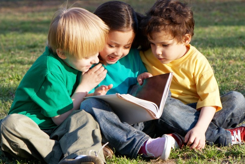 Podsuwajmy dzieciom książki od najmłodszych lat /123RF/PICSEL