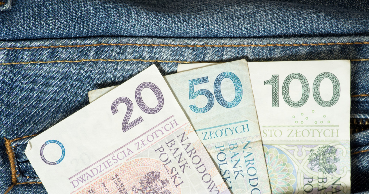 Podszył się pod żołnierza, by wyłudzić kredyt. Zatrzymała go policja (zdj. ilustracyjne) /123RF/PICSEL