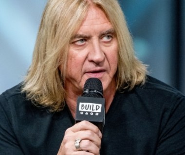 Podszywają się pod legendę rocka i wyłudzają pieniądze. Wściekłemu liderowi Def Leppard puściły nerwy!