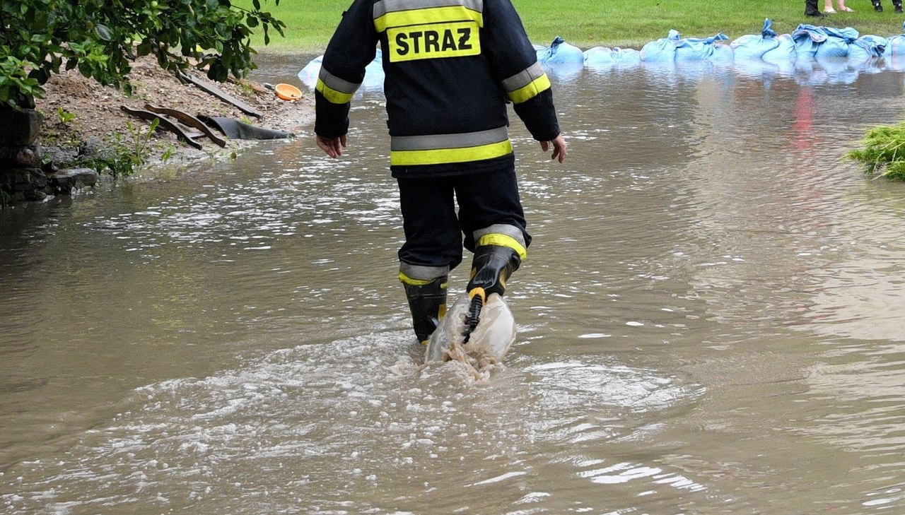 Podtopienia na południu Polski. Zalane posesje, przekroczone stany alarmowe