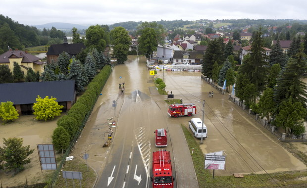 Podtopione domy, zalane ulice. Ponad 2 tys. wyjazdów strażaków do skutków nawałnic