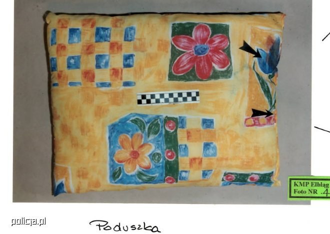 Poduszka znaleziona przy ciele dziecka /Policja