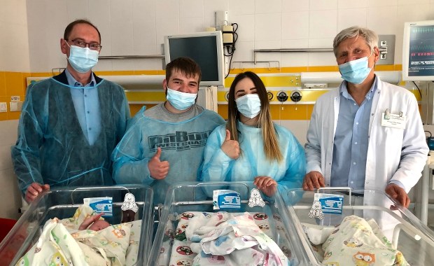 Podwójne trojaczki przyszły na świat w szpitalu "Zdroje" [ZDJĘCIA]