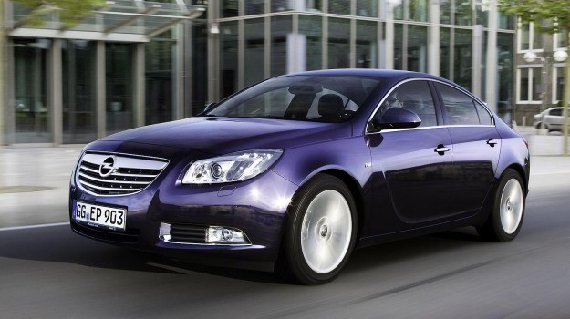 Podwójnie turbodoładowany diesel generuje moc 195 KM i maksymalny moment obrotowy 400 Nm. /Opel