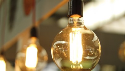 Podwyżka cen prądu. Dla kogo rekompensaty i na jakich zasadach? 
