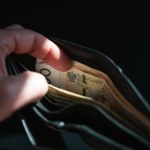 Podwyżka płacy minimalnej. Ile na rękę w 2026 r. na UoP i umowie zlecenie?