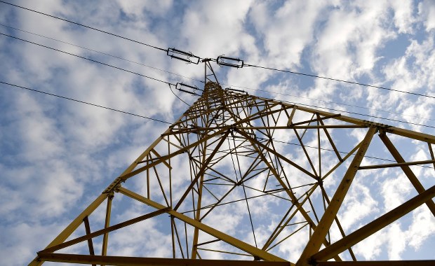 Podwyżki cen prądu dla gospodarstw domowych zamrożone? Decyzji wciąż nie ma 