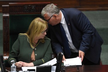 Podwyżki dla polityków. Sejm przyjął zmiany w prawie