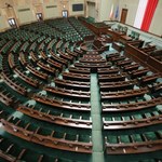 ​Podział mandatów w Sejmie. Wyniki late poll