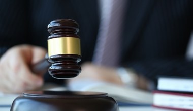 Podział spadku w sądzie. Jakie są koszty sprawy i kto je ponosi?