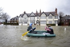 Pogarsza się sytuacja powodziowa w Wielkiej Brytanii