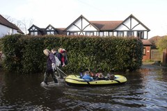 Pogarsza się sytuacja powodziowa w Wielkiej Brytanii