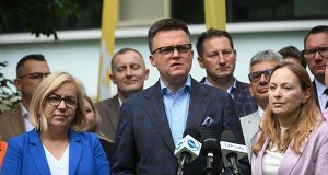 ​Pogłębia się chaos w Polsce 2050. Co chce osiągnąć Hołownia?