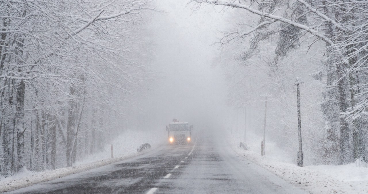 Pogoda na weekend 10-12 lutego 2023 zapowiada się śnieżnie i wietrznie. Gdzie będzie najgorzej? / WOJCIECH STROZYK/REPORTER  /East News
