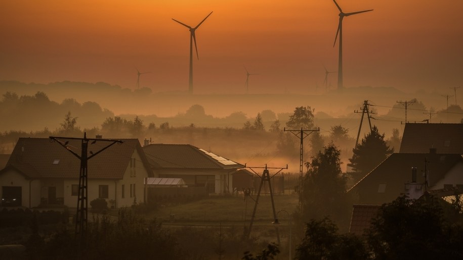 Pogoda na weekend: Burze, opady i duże wahania temperatury /Shutterstock