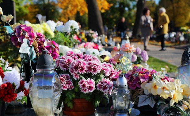 Pogoda na Wszystkich Świętych: Parasol czy okulary przeciwsłoneczne?