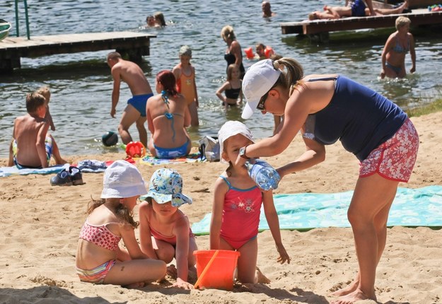 Pogoda zachęca do wypoczynku nad wodą /Lech Muszyński /PAP/EPA