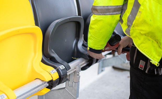 Pogoń Szczecin poszukuje kibiców, by powiesić tabliczki z ich nazwiskami 