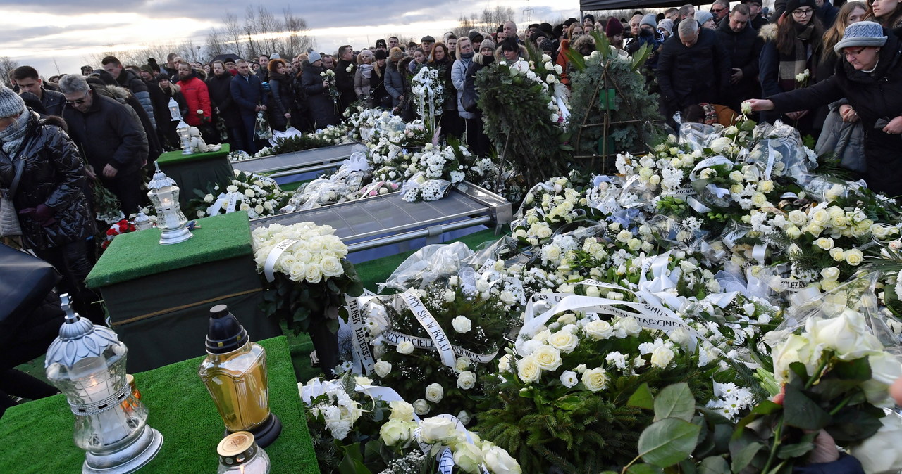 Pogrzeb 15-latek, które zginęły w escape roomie w Koszalinie