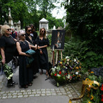 Pogrzeb Andrzeja Bieniasza. Püdel został pochowany prawie pół roku po śmierci