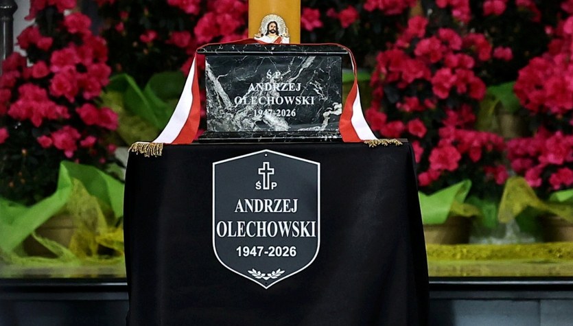 Pogrzeb Andrzeja Olechowskiego. Spoczął na warszawskim Wilanowie [ZDJĘCIA]