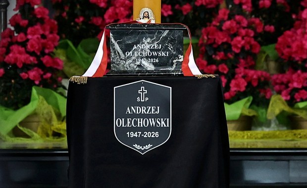 Pogrzeb Andrzeja Olechowskiego. Spoczął na warszawskim Wilanowie [ZDJĘCIA]
