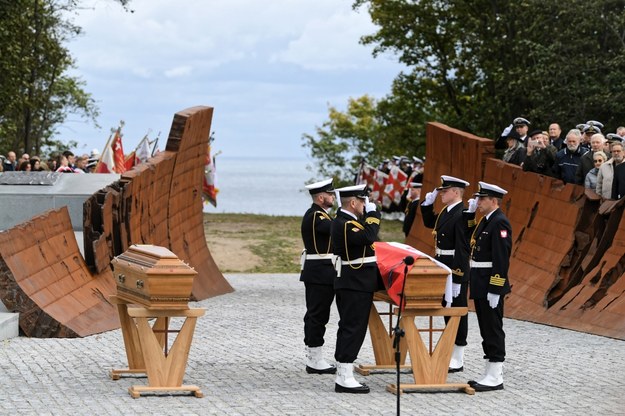 Pogrzeb Dowódcy Obrony Wybrzeża 1939 r. śp. admirała floty Józefa Unruga i Jego Małżonki śp. Zofii Unrug /PAP