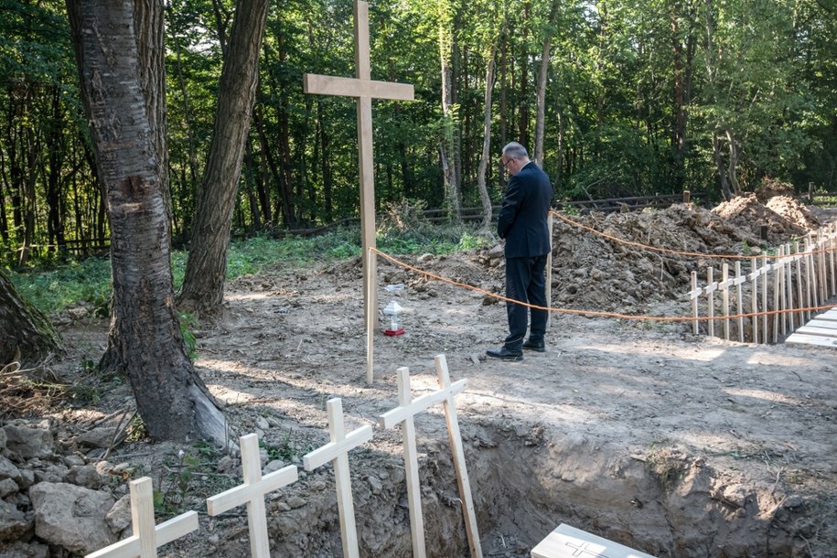 Pogrzeb ekshumowanych szczątków polskich ofiar zbrodni wołyńskiej na terenie dawnej wsi Puźniki w dzisiejszym obwodzie tarnopolskim na zachodzie Ukrainy, 6 września 2025 /	Karol Polejowski /PAP