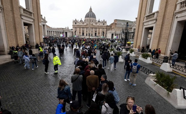 Pogrzeb Franciszka. Najważniejsze informacje dla Polaków jadących do Watykanu