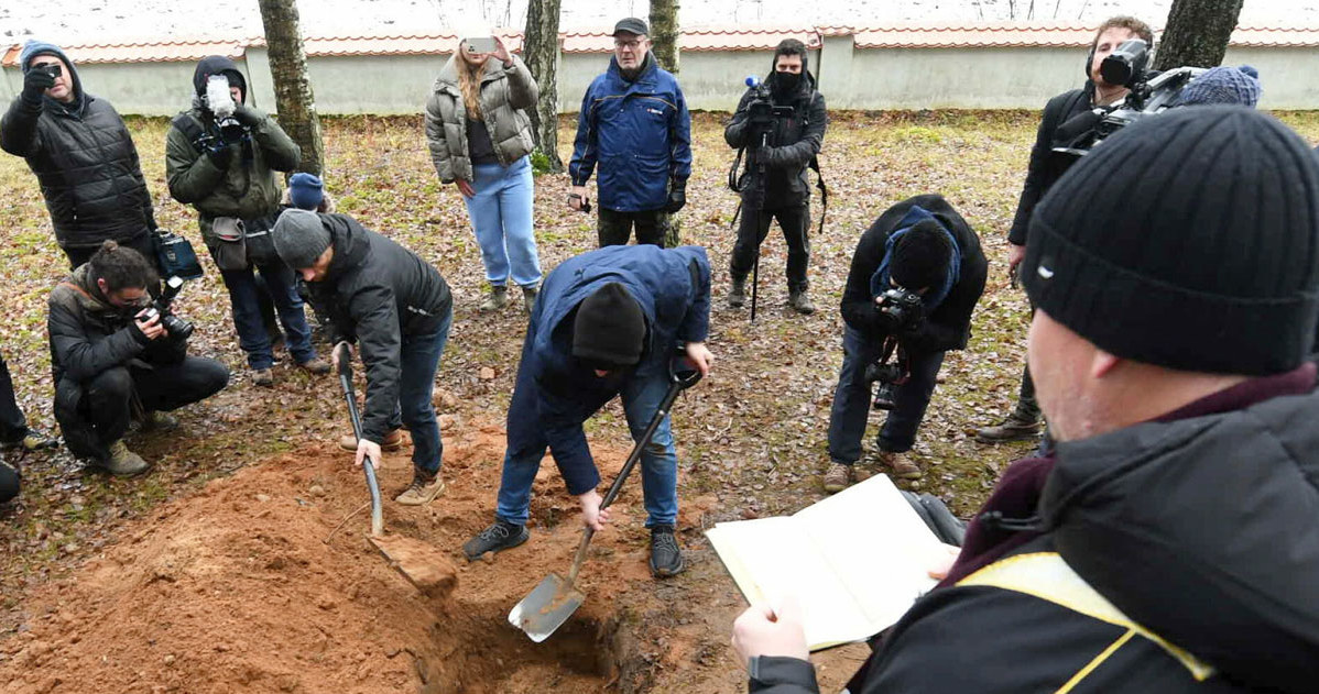 Pogrzeb nienarodzonego syryjskiego dziecka w Bohonikach /Piotr Hukało /East News