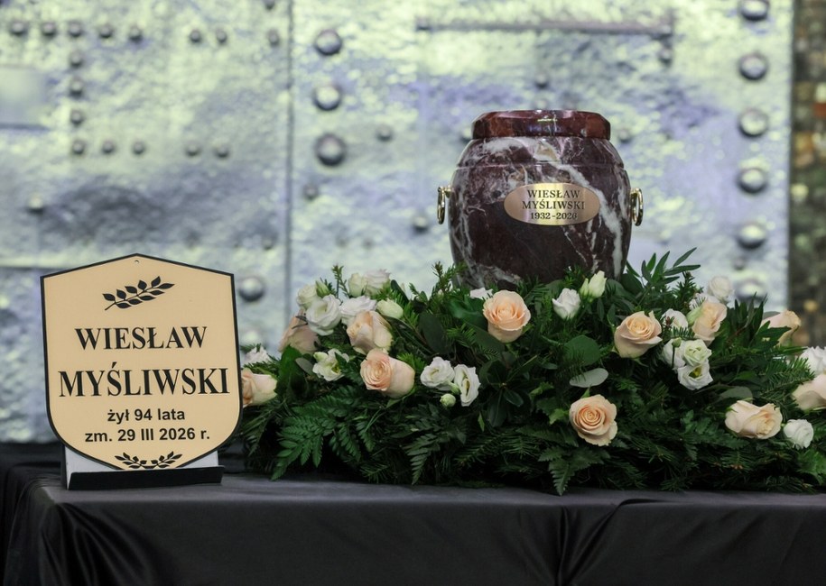 Pogrzeb pisarza Wiesława Myśliwskiego na Powązkach Wojskowych w Warszawie, 17 kwietnia 2026 /Wojciech Olkusnik/East News/  /East News