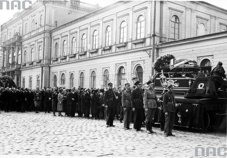 Pogrzeb posła Tadeusza Hołówki w Warszawie /Z archiwum Narodowego Archiwum Cyfrowego