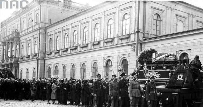 Pogrzeb posła Tadeusza Hołówki w Warszawie /Z archiwum Narodowego Archiwum Cyfrowego