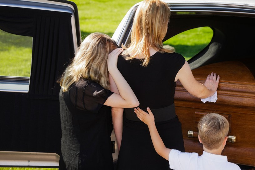 Pogrzeb to podniosła uroczystość o charakterze żałobnym /Signature /Getty Images