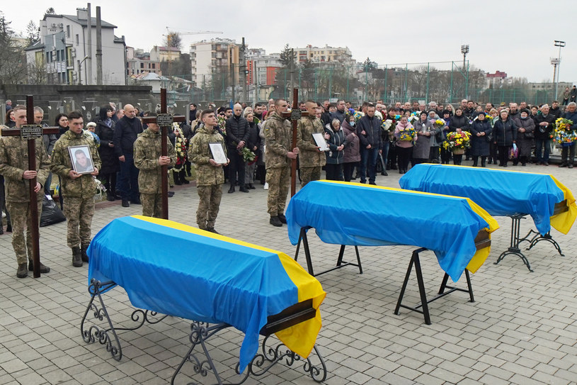 Pogrzeb trzech ukraińskich żołnierzy we Lwowie /Jakub Kaminski/East News /East News