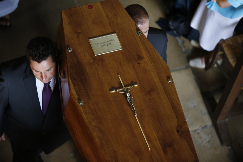 Pogrzeb zamordowanego księdza /AFP
